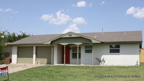 1304 Clover Ln, Lawton, OK 73501-8329