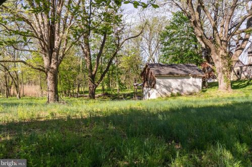 1704 Dreshertown Rd, Dresher PA  19025-1303 exterior