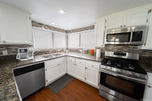 26558 Lakeview Dr, Helendale CA  92342-7804 exterior