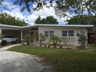 2857 Wood St, Sarasota, FL 34237-7325