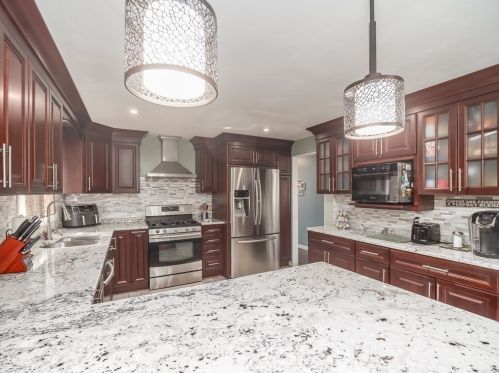 152 Maple St, Methuen MA 01844-1224 exterior