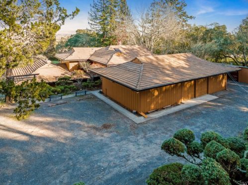 5815 Vine Hill Rd, Sebastopol, CA 95472-2045