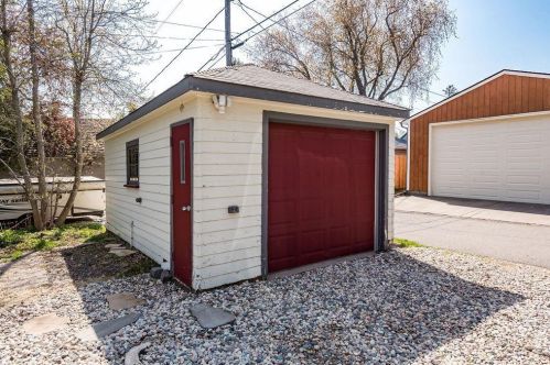 4102 Superior St, Duluth MN  55807-2725 exterior