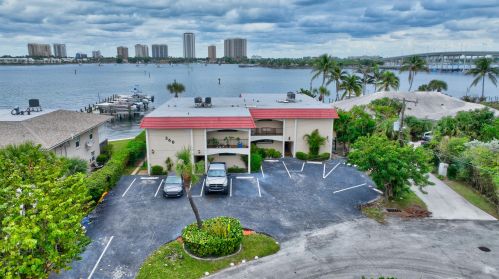 360 Wilma Cir, West Palm Beach, FL 33404-4645
