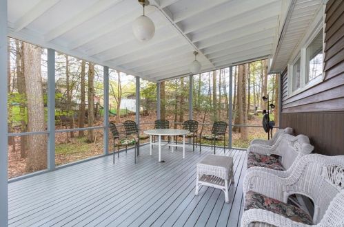 52 Timberline Dr, Poughkeepsie NY  12603-5546 exterior