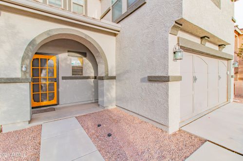 3642 Constitution Dr, Gilbert AZ  85296-8239 exterior