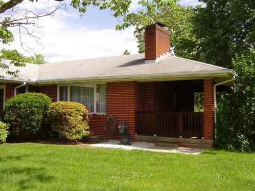 1401 4th St, Beaver Falls, PA 15010-2903