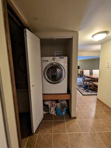 8607 Servite Dr, Milwaukee WI 53223-2576 exterior