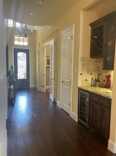 604 Sandy Ln, Lewisville TX  75022-4510 exterior