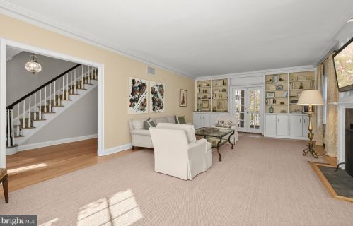 2837 Chesapeake St, Washington, DC 20008-1045