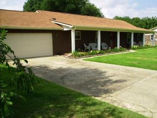 8364 Stanton Pl, Pensacola, FL 32526-2937