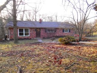 7907 Hawthorne Rd, Indianapolis IN  46256-3247 exterior