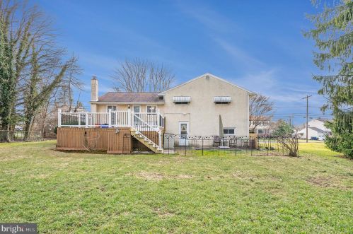405 Knight Rd, Prospectville PA  19002-4252 exterior