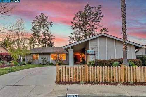 1437 Fieldcrest Cir, Concord, CA 94523-1013