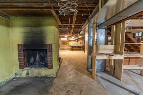 95 Wheeler Ave, Salem NH  03079-3494 exterior