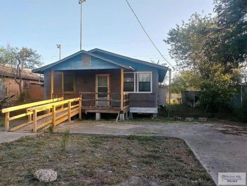 852 Tampico Ave, Raymondville, TX 78580-1535