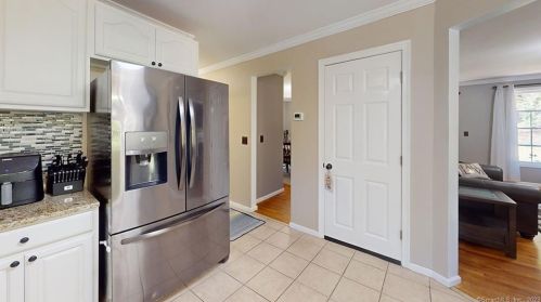 1037 Providence Pike, Killingly CT  06239-4003 exterior