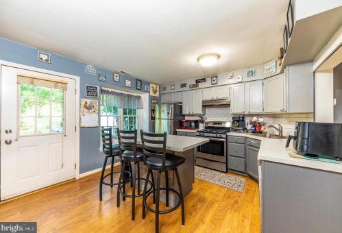 362 Lake Side Dr, Swedesboro NJ  08085-1591 exterior