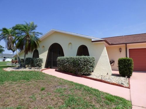 739 Mirror Lakes Dr, Lehigh Acres, FL 33974-9780