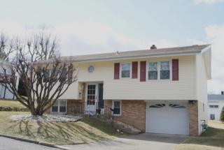 996 Perry Ct, Hazle Township, PA 18201-1947