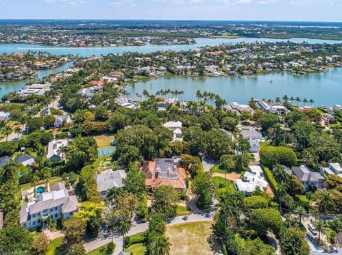 2545 Lantern Ln, Naples, FL 34102-7723