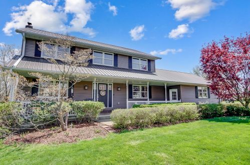 5504 Airwood Dr, Zanesville, OH 43701-8406