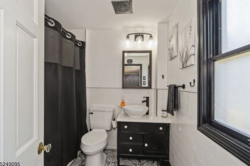 878 Macopin Rd, West Milford NJ  07480-2620 exterior