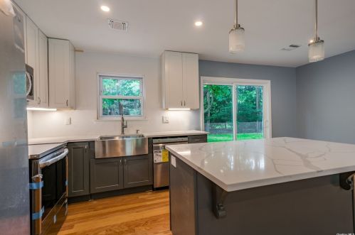 29 Hawthorne St, Mount Sinai NY  11766-2909 exterior