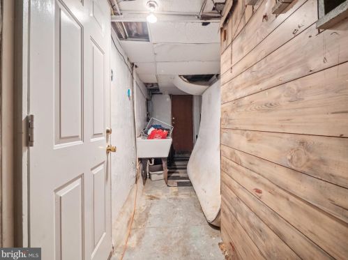 6613 Guyer Ave, Philadelphia PA 19142-2602 exterior