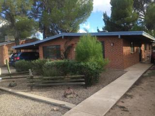 5038 Rosewood St, Tucson, AZ 85711-1238