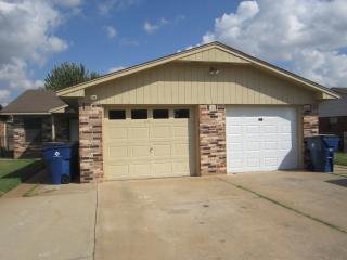 3016 Montana Ave, Chickasha OK  73018-6134 exterior