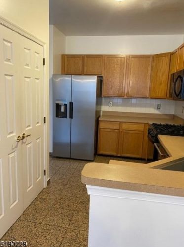 13 Gordon Cir, Parsippany NJ  07054-3413 exterior