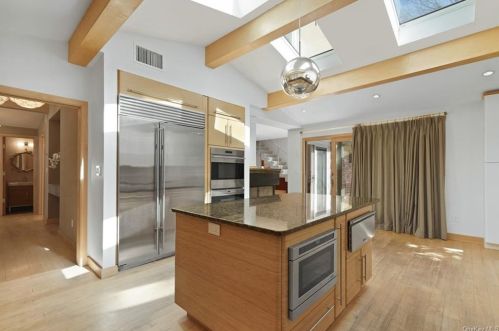 4750 Iselin Ave, Bronx NY  10471-2914 exterior