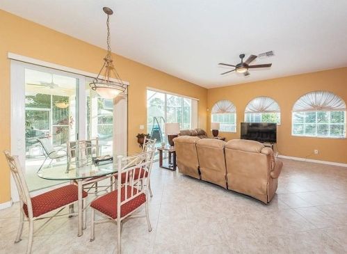 1673 Oak Park Ct, Tarpon Springs FL  34689-3891 exterior