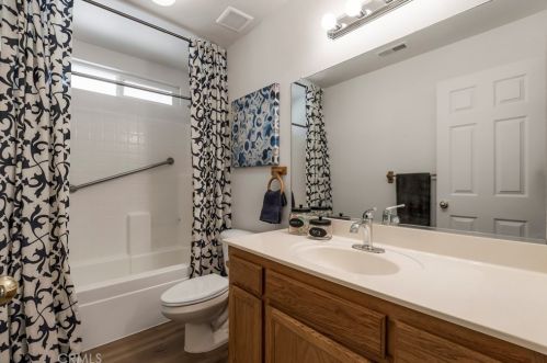 1056 Viceroy Dr, Chico CA  95973-8209 exterior