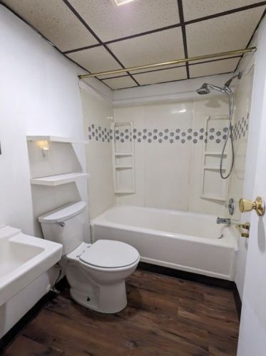 2194 Pauline Ave, Pittsburgh PA  15216-3517 exterior