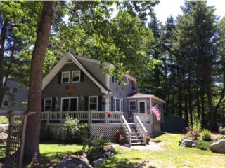 42 Cannes St, Moultonborough, NH 03254-4434
