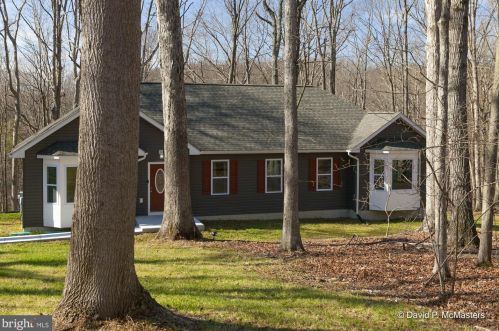 240 White Oak Ct, Harpers Ferry, WV 25425-4802