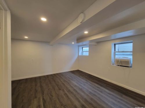 14-11 Cross Bay Blvd, Far Rockaway NY  exterior