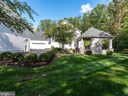 20500 Stone Fox Ct, Leesburg VA 20175-7223 exterior