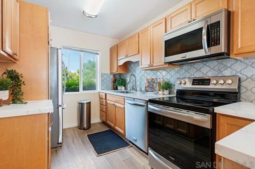 5705 Erlanger St, San Diego CA  92122-3801 exterior