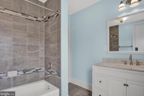 316 Kendale Rd, Red Lion PA  17356-9633 exterior