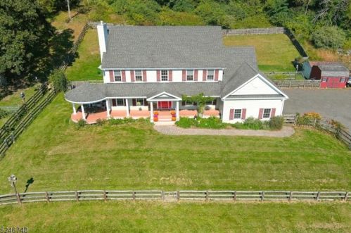 54 Morris Ave, Fredon NJ  07860-4900 exterior