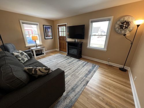 145 Coolidge Ave, Waukesha, WI 53186-6602