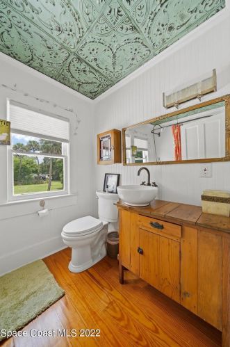 2915 Indian Riv Dr, Cocoa FL 32922-6607 exterior