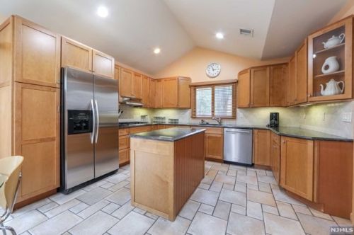 166 Cambridge Ave, Englewood NJ  07631-1625 exterior