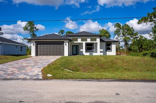 753 Newell St, Lehigh Acres, FL 33974-9796