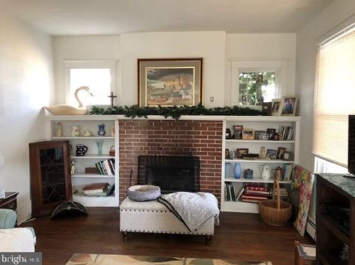 748 State St, Dover, DE 19901-4146
