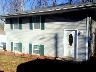 2118 Doe Valley Pkwy, Brandenburg, KY 40108-8006