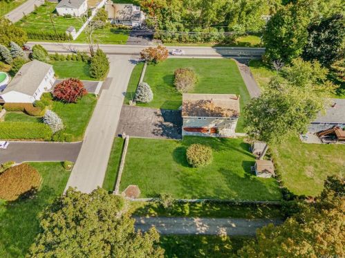 2687 Old Yorktown Rd, Yorktown Hgts NY  10598-3136 exterior